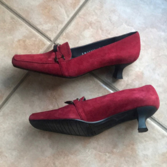 Stuart Weitzman Red Suede Kitten Heel Loafers 8M - Picture 7 of 8